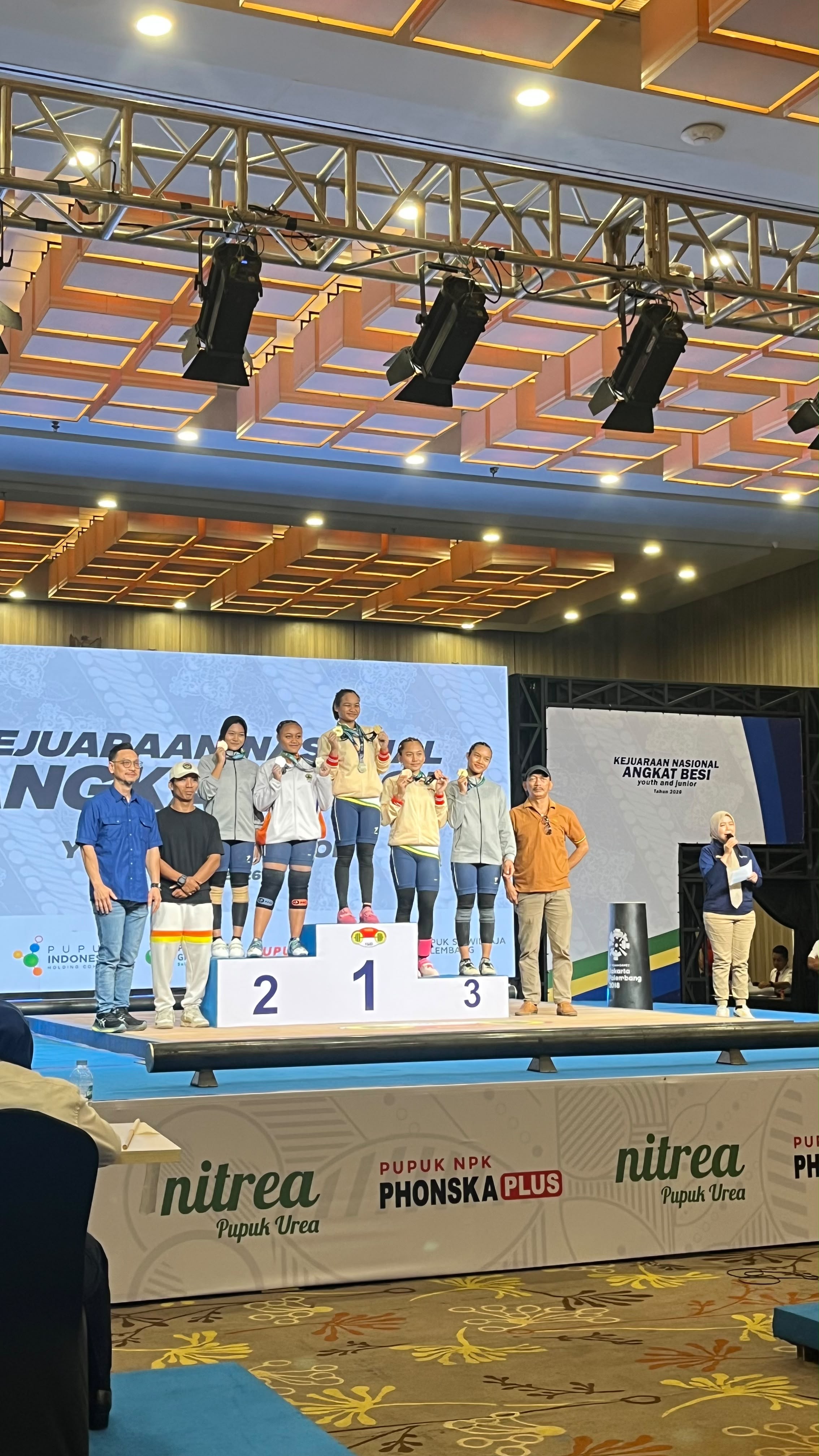 UFAIRAH MALILLAH TALITA atlet muaro jambi mewakili provinsi jambi dalam kejuaraan nasional angkat bes